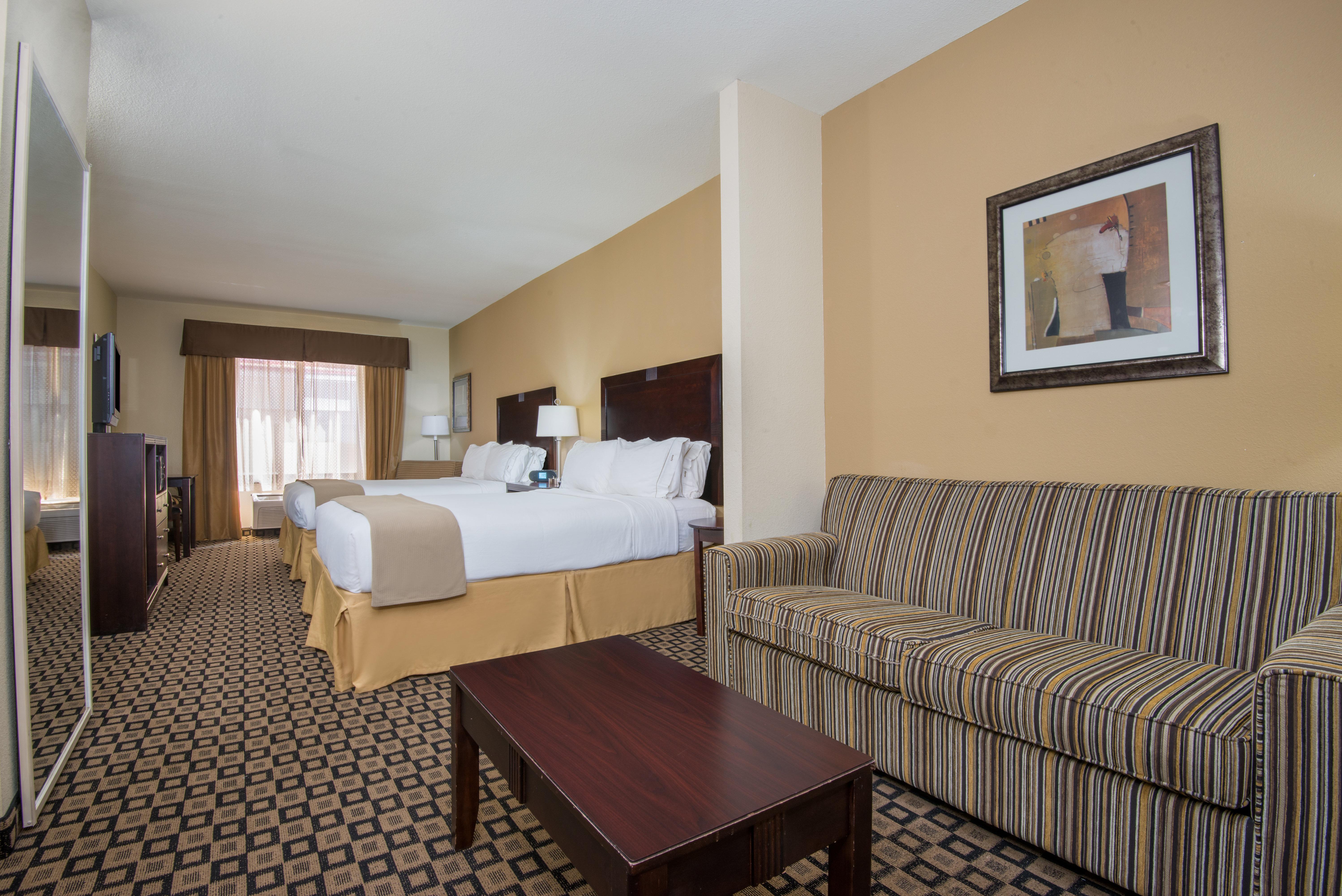 Holiday Inn Express & Suites Clovis By Ihg Exterior foto